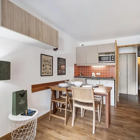 Apartamento : Moderne 4 Pers Avec Parking Et Vue Sur Pistes - Fr-1-640-66