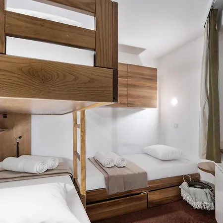 : Moderne 4 Pers Avec Parking Et Vue Sur Pistes - Fr-1-640-66 Val Thorens