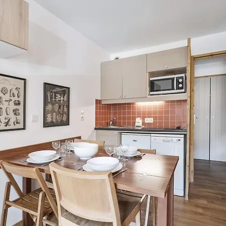 : Moderne 4 Pers Avec Parking Et Vue Sur Pistes - Fr-1-640-66 Val Thorens