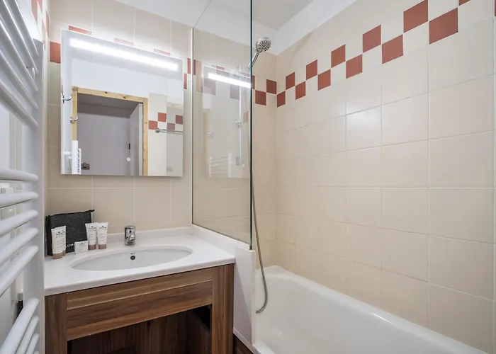 : Moderne 4 Pers Avec Parking Et Vue Sur Pistes - Fr-1-640-66 * Val Thorens