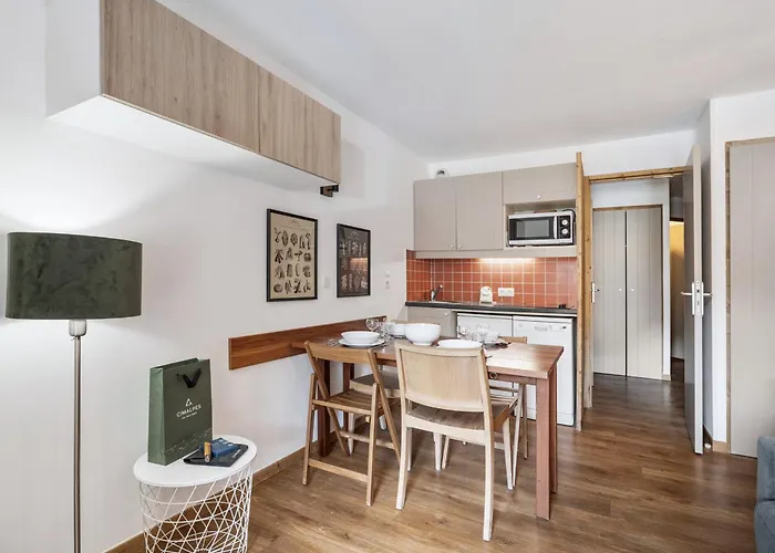 Apartamento : Moderne 4 Pers Avec Parking Et Vue Sur Pistes - Fr-1-640-66