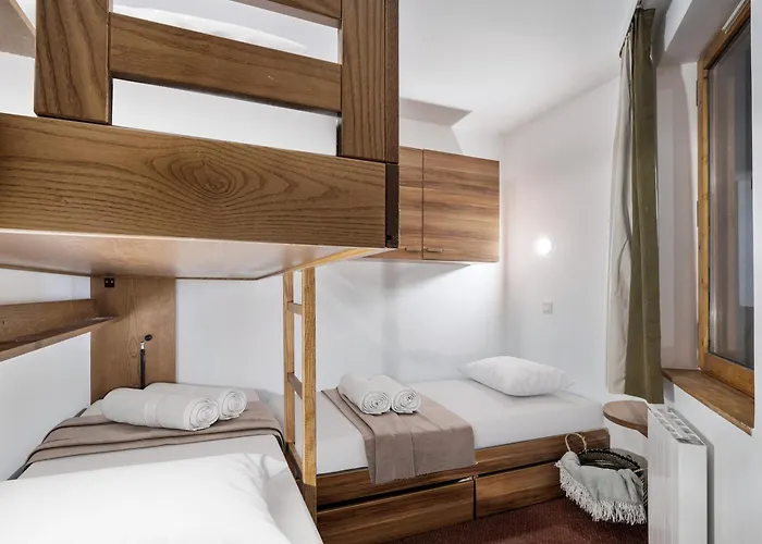 : Moderne 4 Pers Avec Parking Et Vue Sur Pistes - Fr-1-640-66 Val Thorens